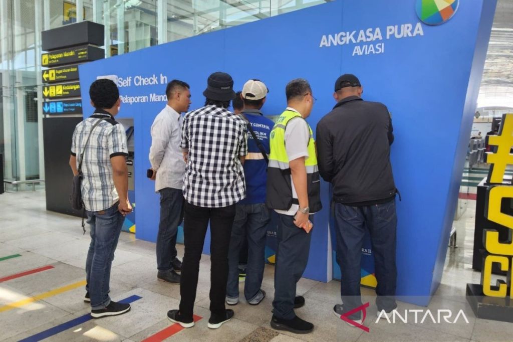 Bandara Kualanamu edukasi pemudik check-in&nbsp;mandiri