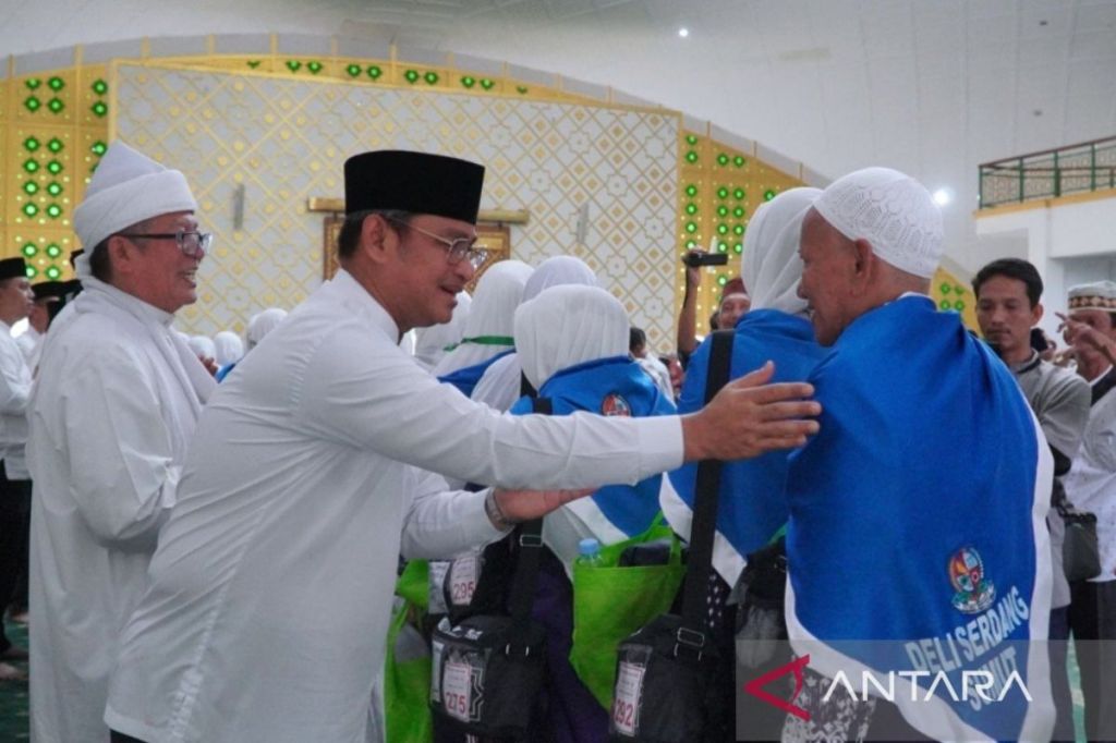 Pj Bupati Deli Serdang lepas keberangkatan 104 calon&nbsp;haji