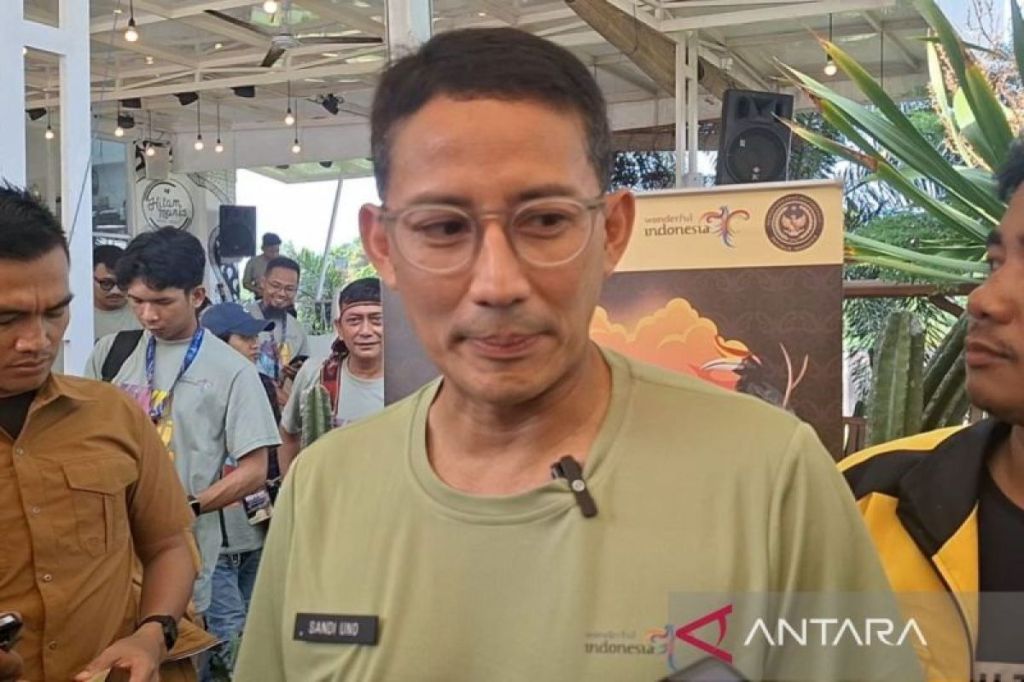 Menparekraf perkirakan harga tiket pesawat turun semester kedua&nbsp;2024