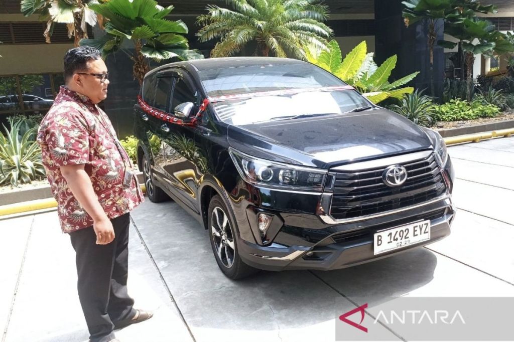 Mobil Innova putri SYL disita&nbsp;KPK