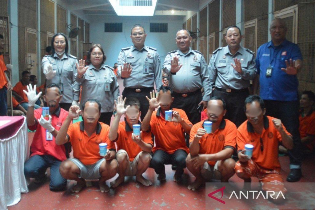 Lapas Medan gelar tes urine kepada 100 warga binaan peserta&nbsp;rehabilitasi