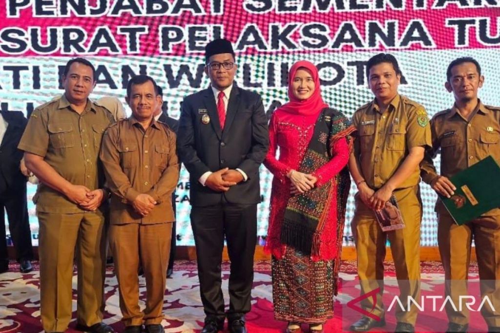 Pj Gubernur Sumut kukuhkan Rasyid Assaf Dongoran jadi Plt Bupati Tapanuli&nbsp;Selatan